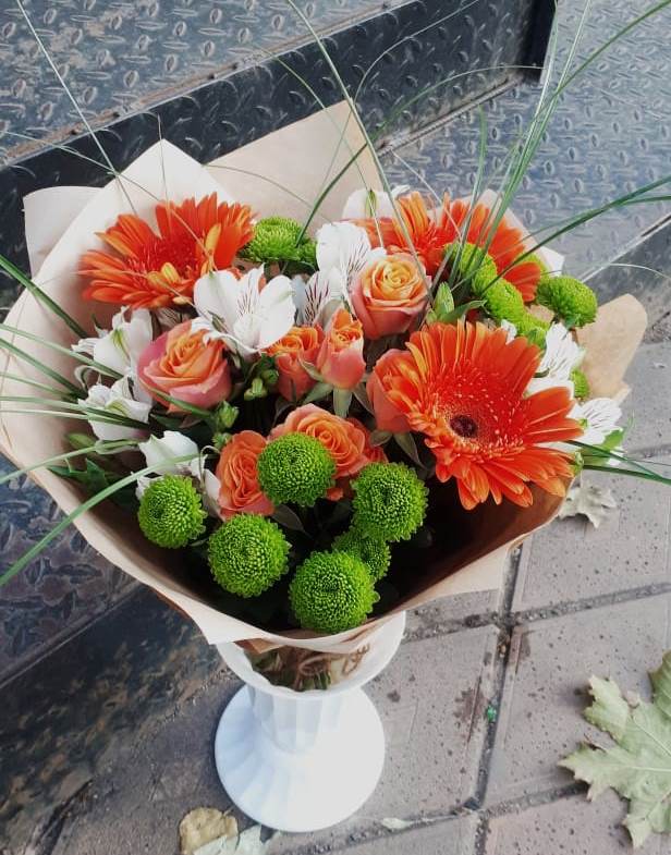 Букет цветов из: Герберы, Хризантемы, Альстромерии и Розы в Домодедово