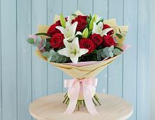 Букет цветов из:  Лилии и Розы в Домодедово