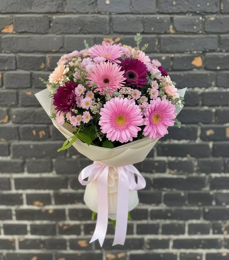Букет цветов из: Герберы и Хризантемы в Домодедово
