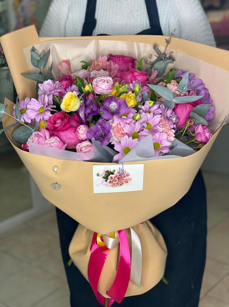 Букет цветов из: Хризантемы, Гвоздики и Альстромерии в Домодедово