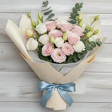 Букет цветов из:  Лизиантусы в Домодедово