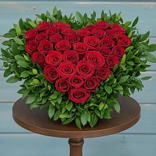 Цветочная композиция из Розы в виде сердца в Домодедово