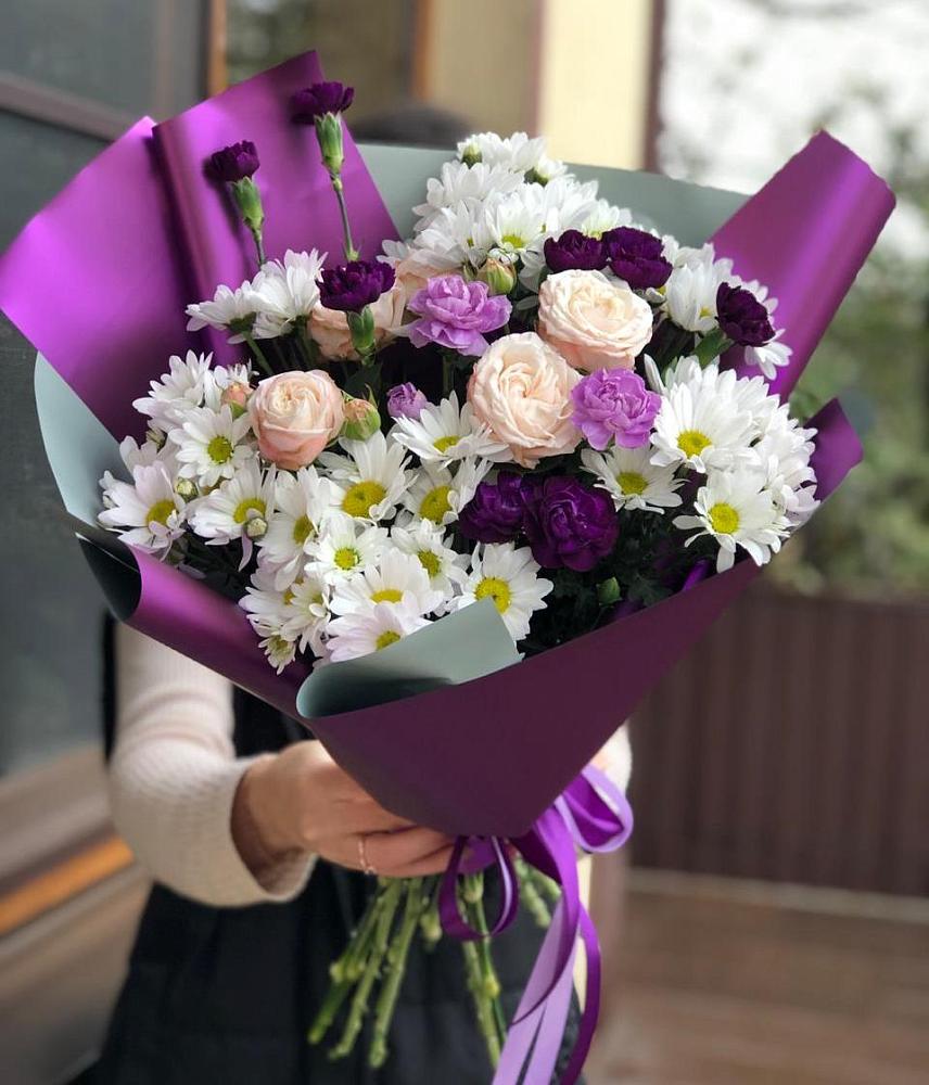 Букет цветов из: Хризантемы, Гвоздики и Розы в Домодедово