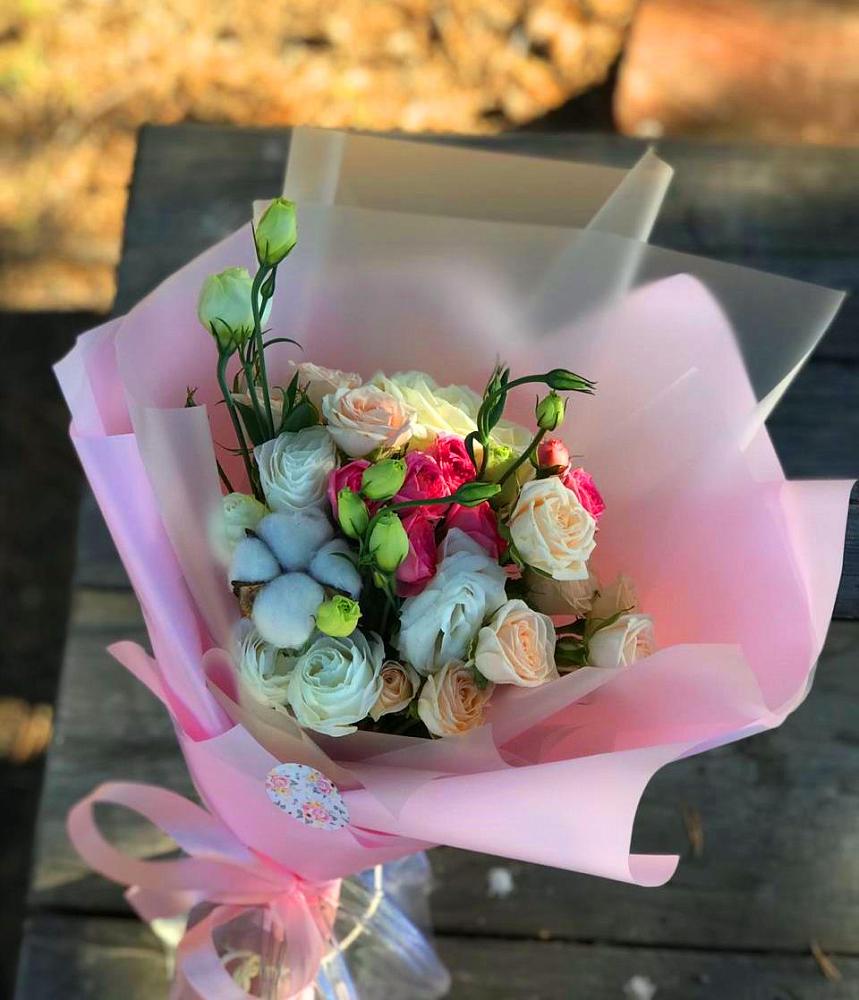 Букет цветов из: Розы и Лизиантусы в Домодедово