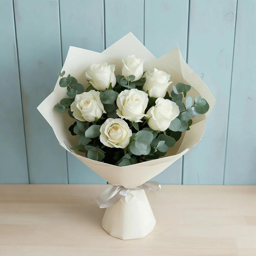 Букет Белые розы в Эвкалипте в Домодедово