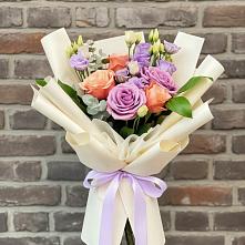 Букет цветов из:  Лизиантусы и Розы #REPLACE_PRED# Домодедово