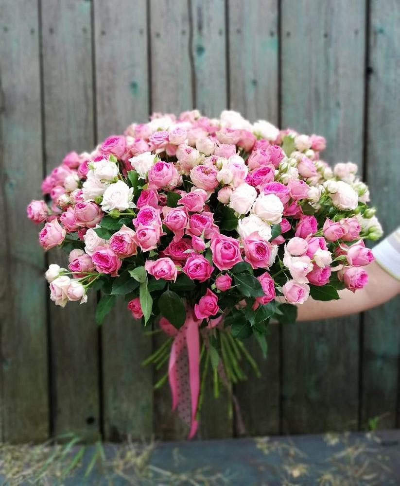 Букет Розовые кустовые розы Натали и Лав Лидия в Домодедово