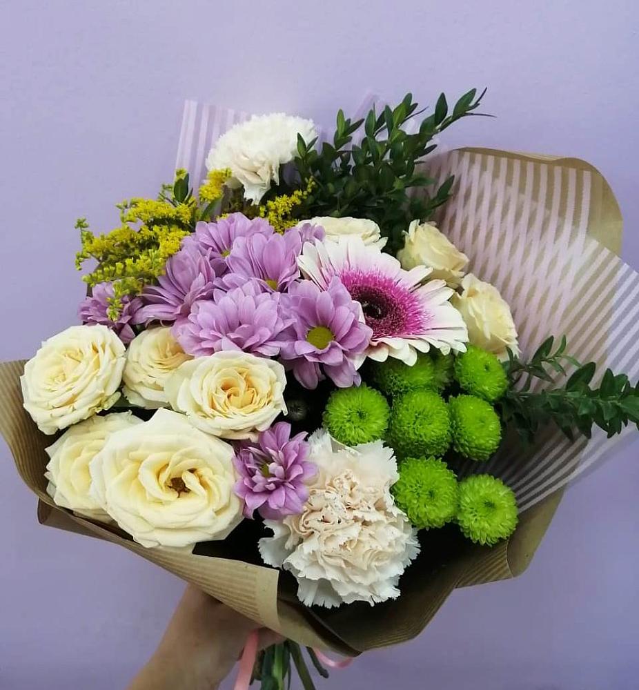 Букет цветов из: Хризантемы, Розы, Гвоздики и Герберы в Домодедово