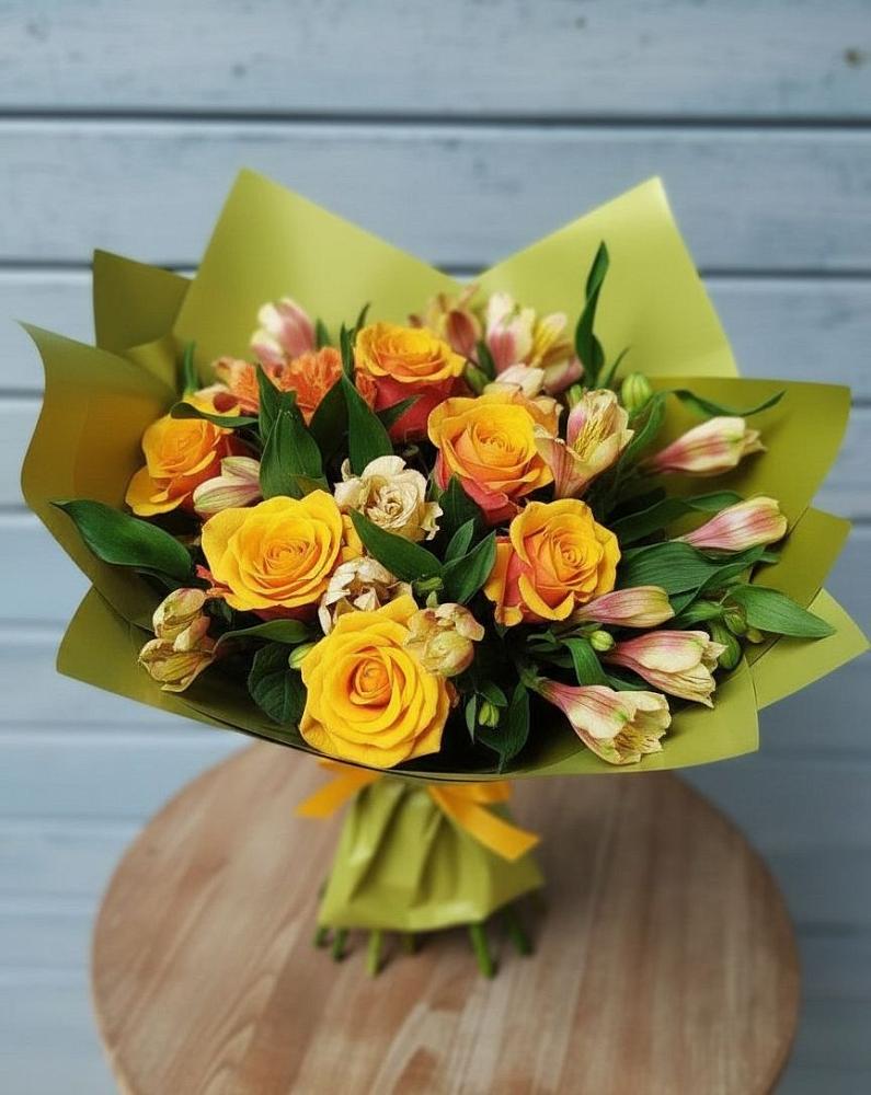 Букет цветов из: Альстромерии и Розы в Домодедово