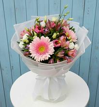 Букет цветов из:  Герберы, Альстромерии и Лизиантусы в Домодедово