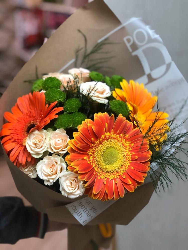 Букет цветов из: Герберы, Хризантемы и Розы в Домодедово