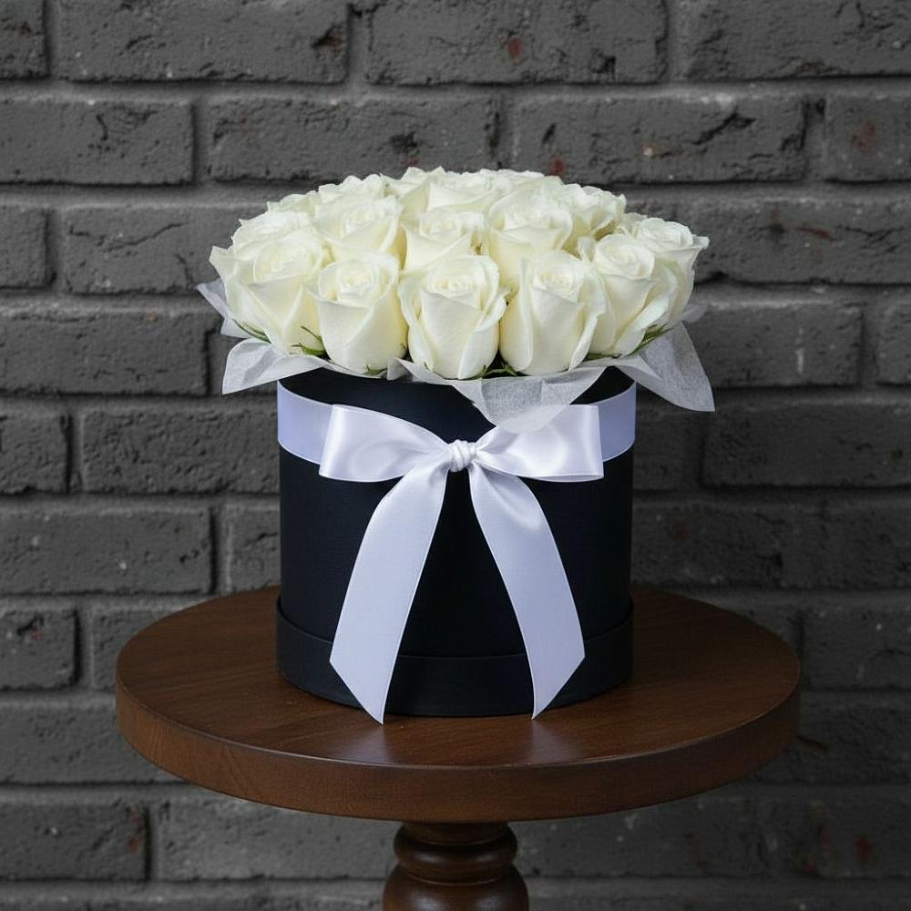 Цветочная композиция из Розы в шляпной коробке в Домодедово