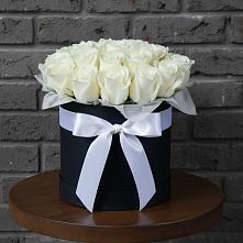 Цветочная композиция из Розы в шляпной коробке в Домодедово